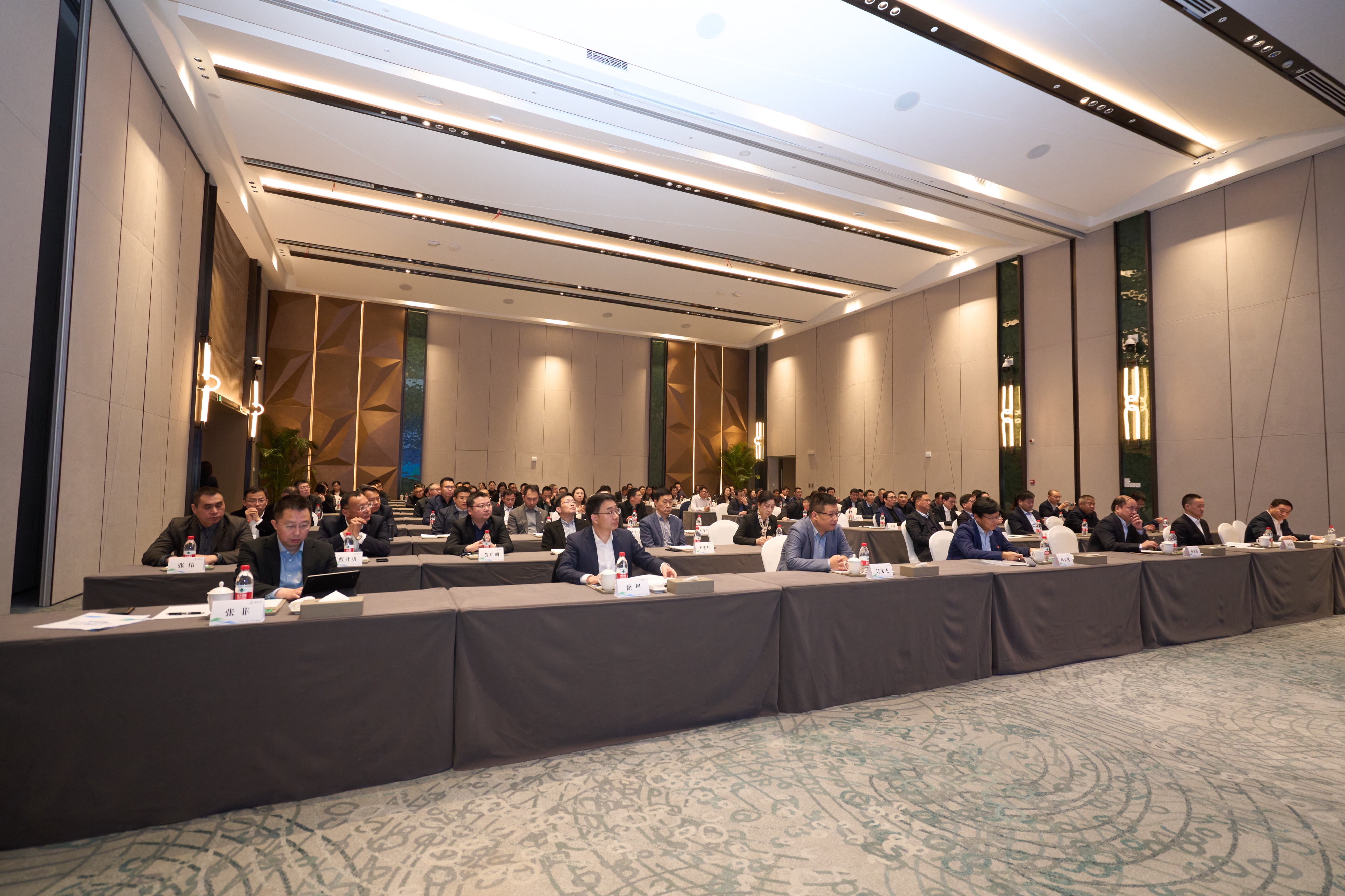 中文乱码字慕人妻熟女人妻